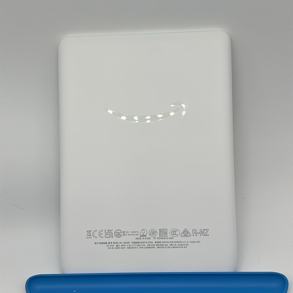 Amazon Kindle (10th Generation) 8Gb, Wi-Fi, 6 inch - White - Picture 11 of 13